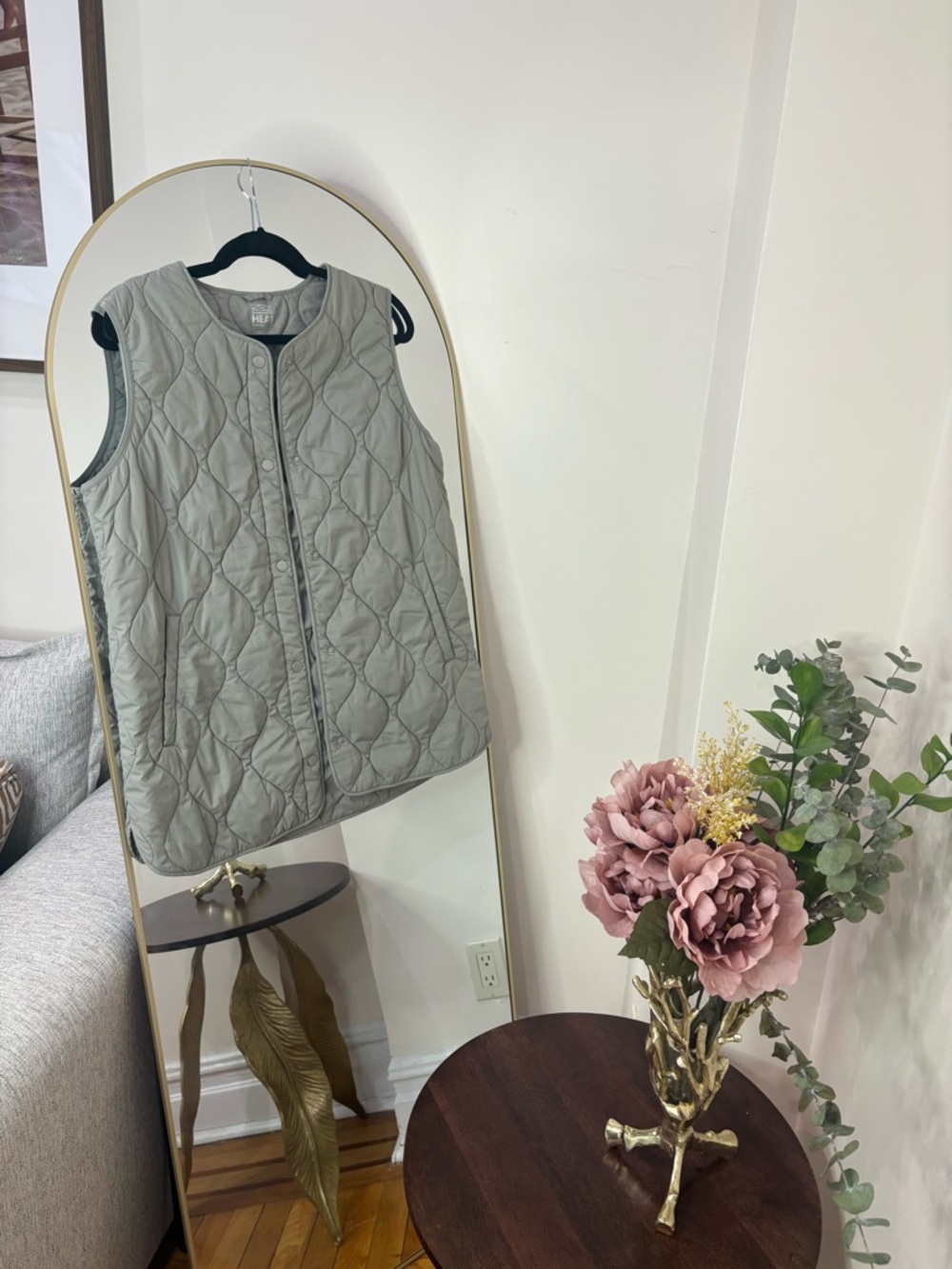 Lightweight Quilted Sleeveless Vest in Light Green